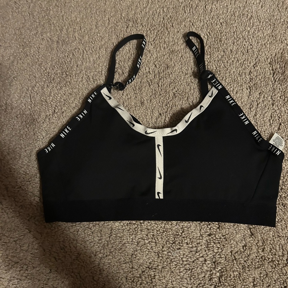 small nike sports bra